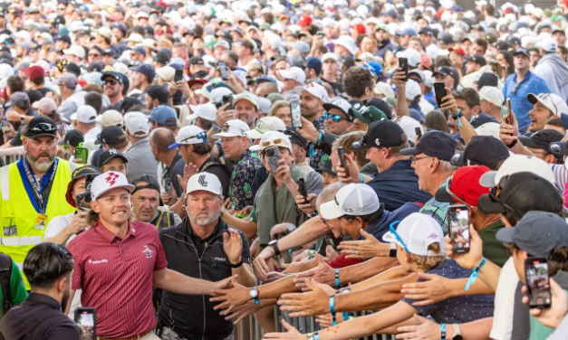Australia Golf Digest reported a crowd of 35,000 for the final round. 